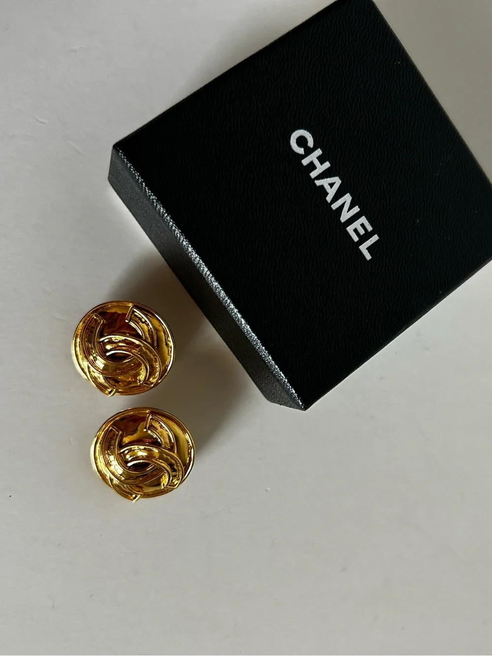 CHANEL Purple Tweed Blazer with Gold-Tone CC Buttons